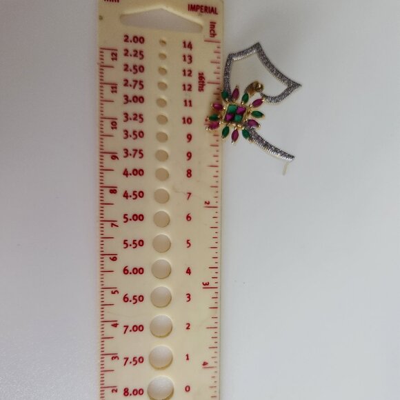 BIG GOLD TONE EAR RINGS WITH LOW QUALITY EMERALDS AND RUBIES? AND SPARKLING CRYS - Picture 5 of 7